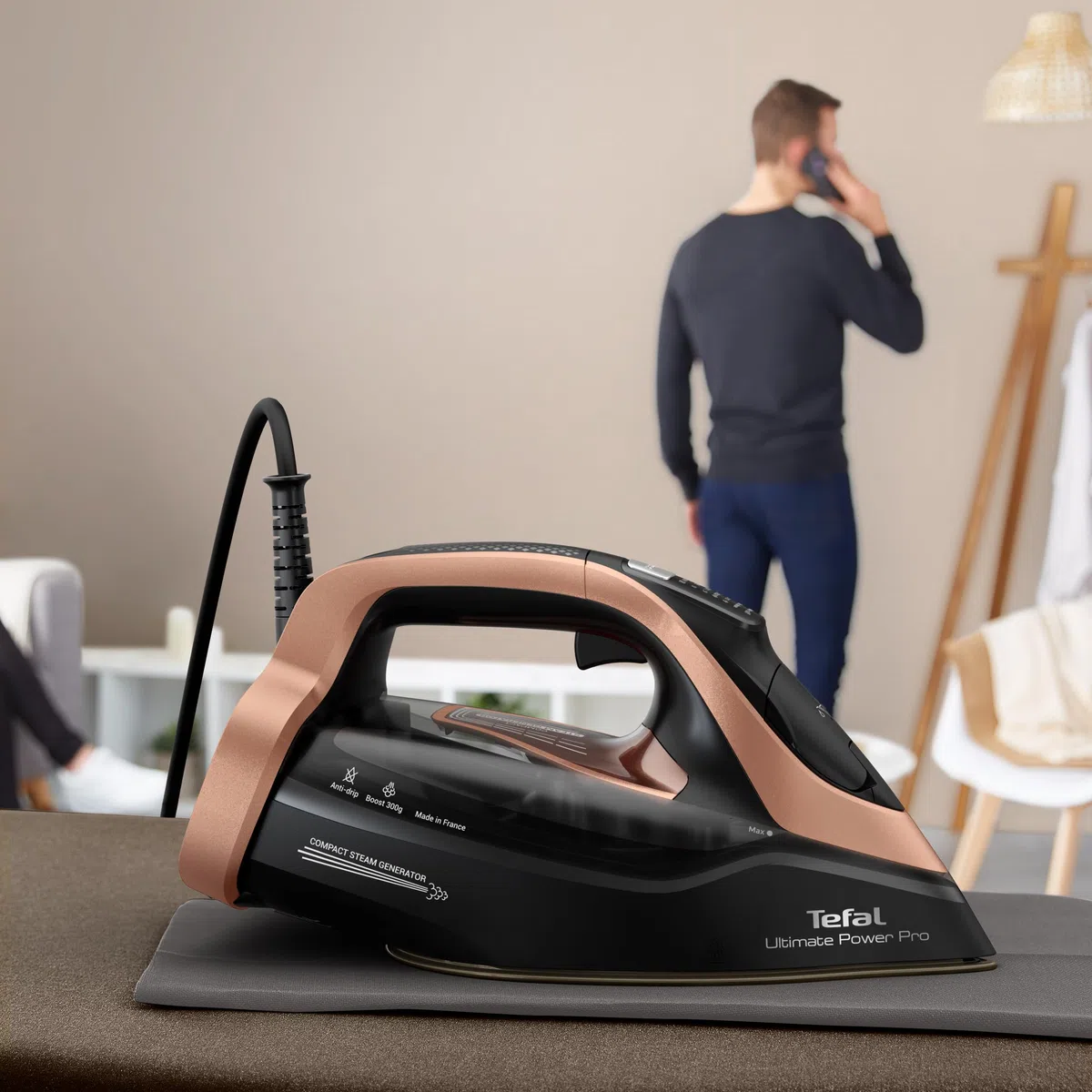 Tefal Ultimate Power Pro Dampfbügeleisen, Pumpentechnologie, 3200 W, 85 g/min kont. Dampfabgabe, 300 g/min-Dampfstoß, Micro Calc-Filter, Autoclean-Bügelsohle, Tropfstopp, 350 ml Wassertank, FV9E50E0