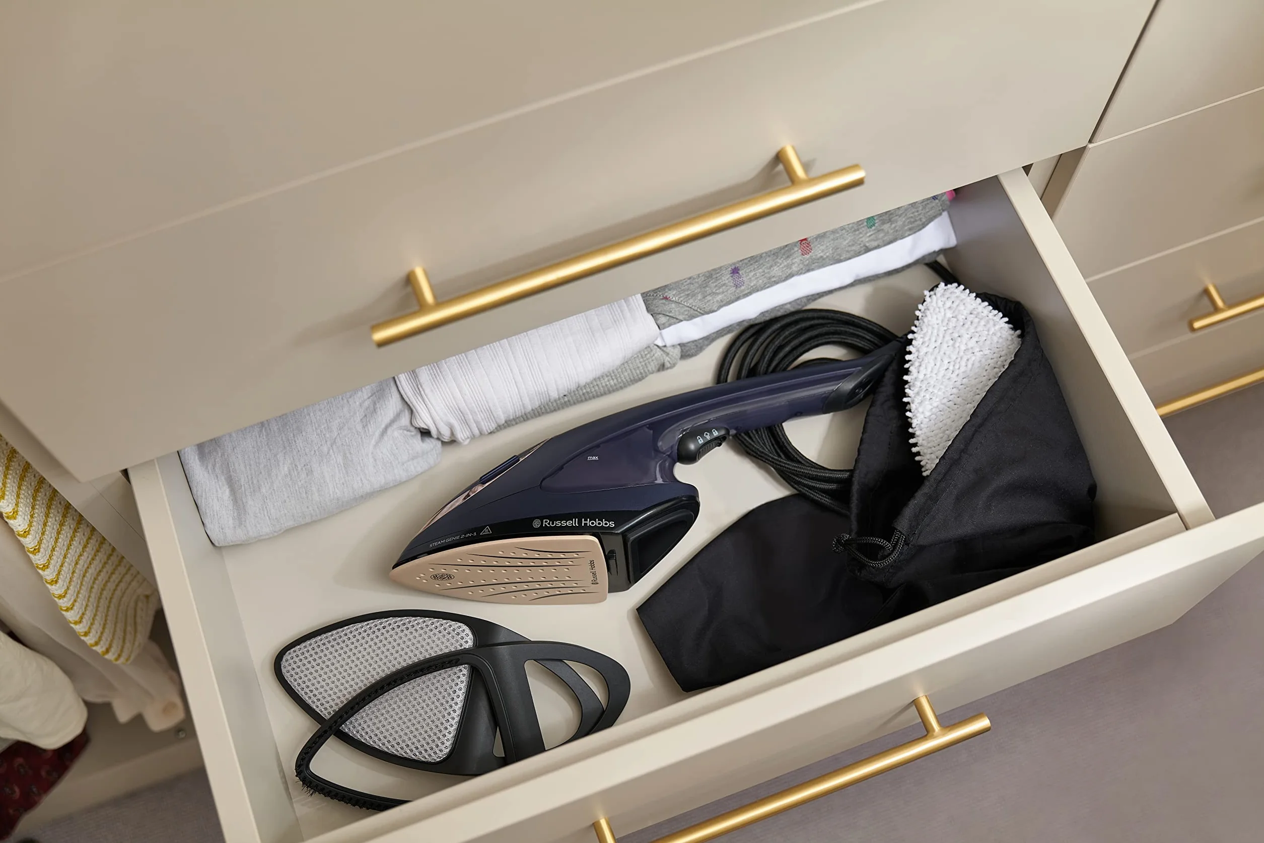 Russell Hobbs Bügeleisen Multi [Dampfglätter + Dampfbügeleisen] Steam Genie 2-in-1 (1700W, 20g/min Dampf, hitzebeständige Tasche,3 Aufsätze: Kleidung, Vorhänge, Polstermöbel) Reisebügeleisen 28370-56