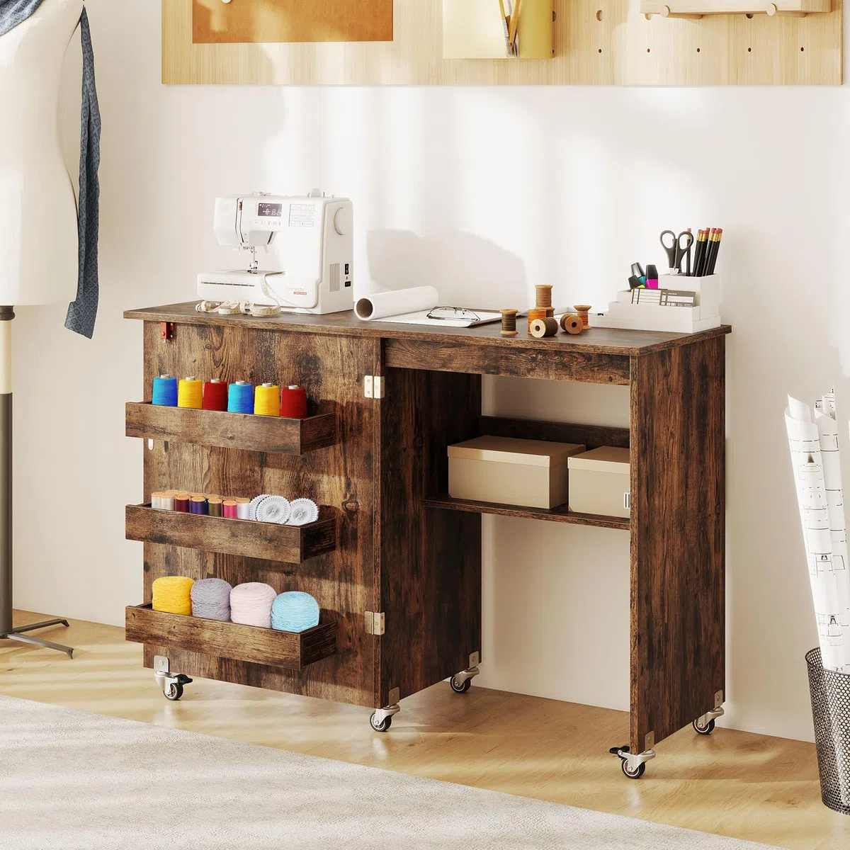COSTWAY 2 in 1 Nähschrank & Schreibtisch klappbar, Nähtisch aus Holz mit 3 Einlegeböden für Spulen & feststellbare Rollen, Nähmaschinenschrank für Wohnzimmer, Schlafzimmer & Büro (Braun)