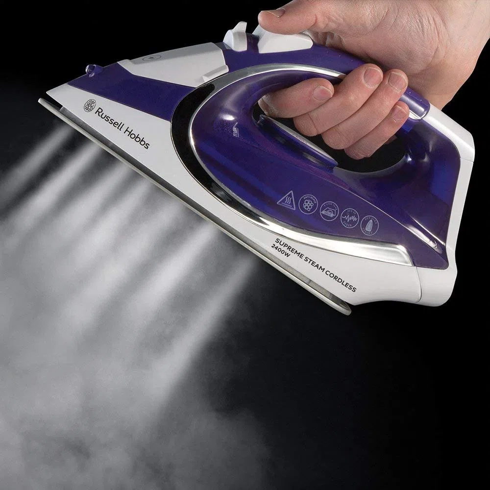 Russell Hobbs Dampfbügeleisen [kabellos mit Basisstation] Supreme Steam Cordless (2400W, 135 g/min Extra-Dampfstoß, 300 ml, Keramik-Bügelsohle, max. 25 Sek Bügelzeit) Bügeleisen 23300-56