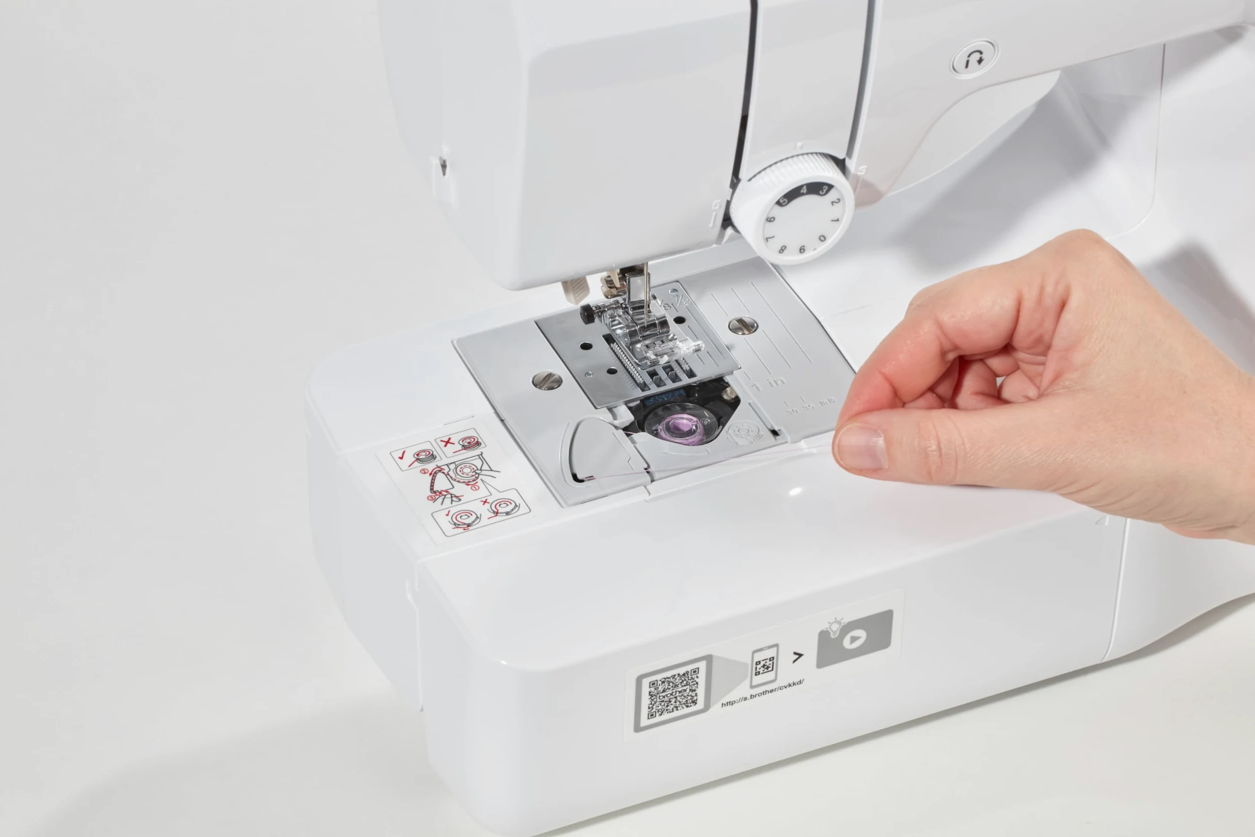 Brother CX70PES Elektronische Nähmaschine mit 70 Stichen Nähen + Tisch und Tasche inklusive