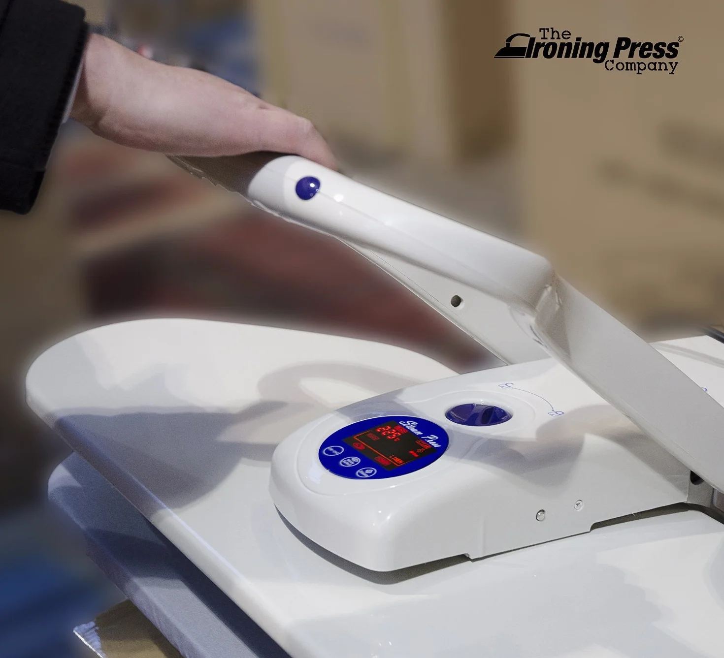 Professionelle Dampfbügelpresse von Speedypress - Ultra XL (übergroß) Größe - Die Größte & Fortschrittschlichste Heimdampfbügelpresse in Europa
