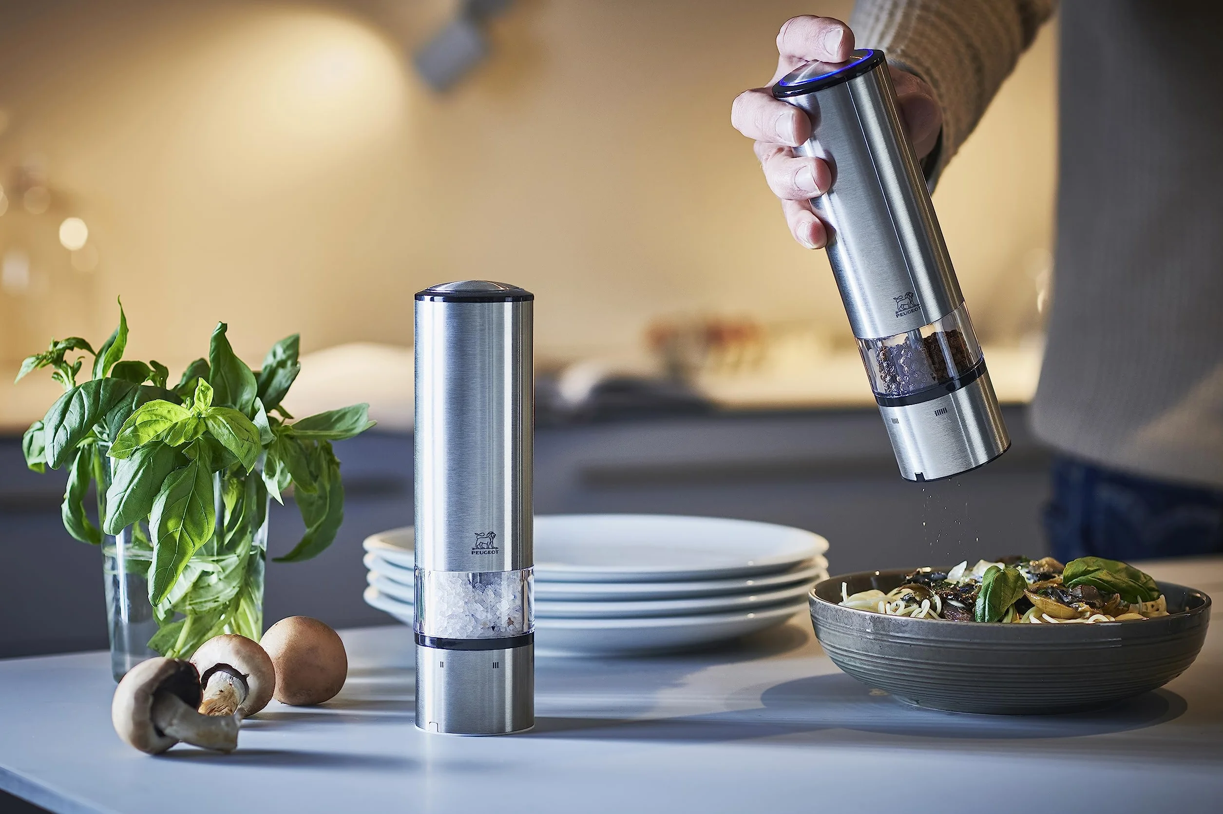 PEUGEOT - Elektrische Pfeffermühle + Salzmühle Elis Sense u‘Select 20 cm + Pfeffer + Steinsalz + Tablett - 6 voreingestellte Mahlgrade - Aus Edelstahl