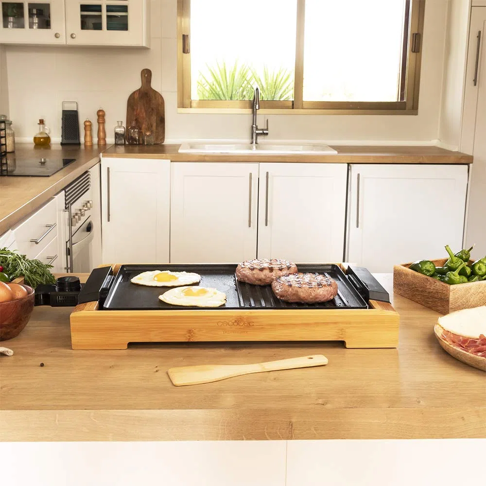Cecotec elektrische Grill- und Kochplatte Tasty & Grill 2000 Bamboo, 2000 W, Bambusrahmen, einstellbarer Thermostat, gemischte Oberfläche, spülmaschinenfest