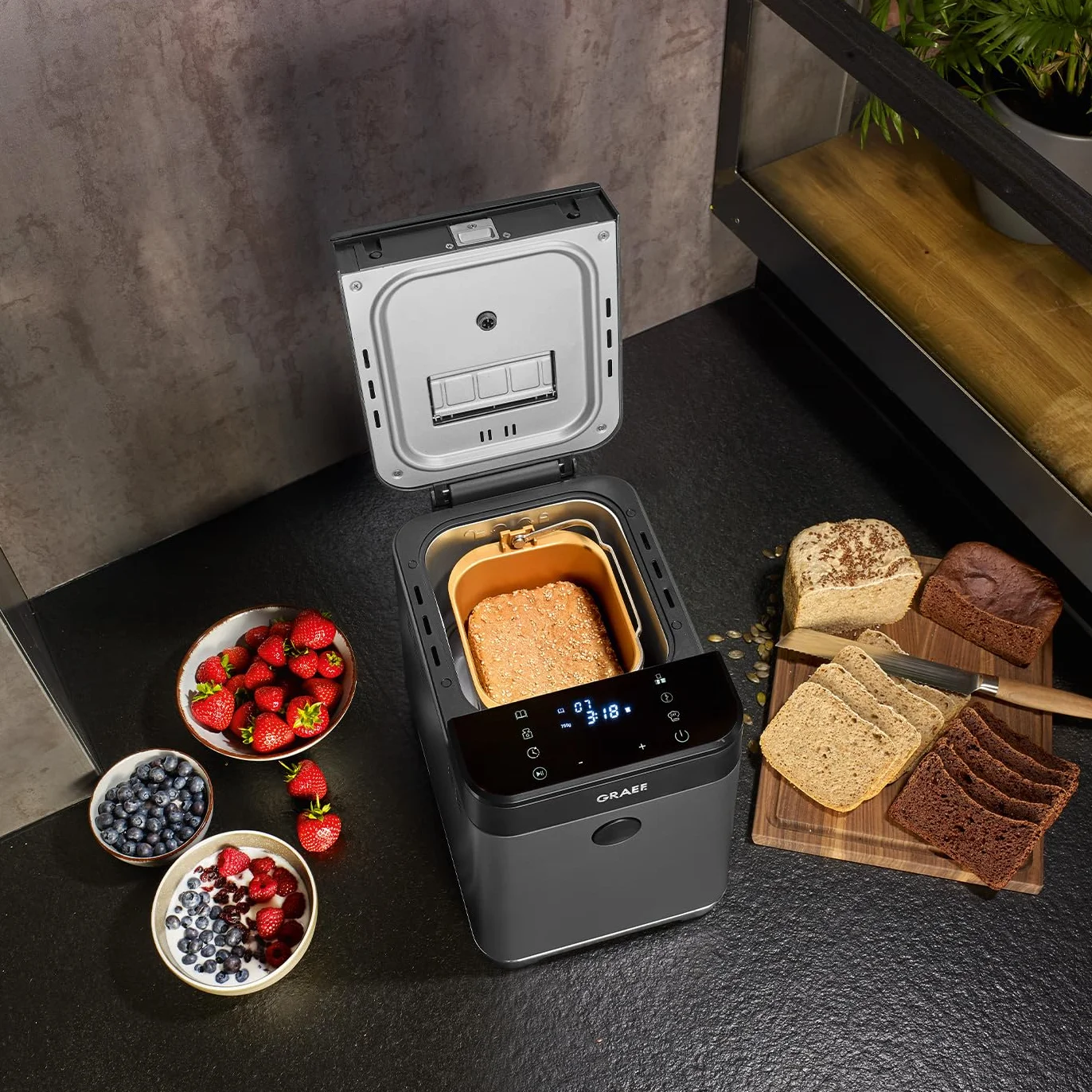 GRAEF Brotbackautomat BA806, Brotbackmaschine mit 36 Programmen, 500 g oder 750 g Brot, 60 min Warmhaltefunktion, einstellbare Gehzeiten, 3 Stufen Bräunungsgrad