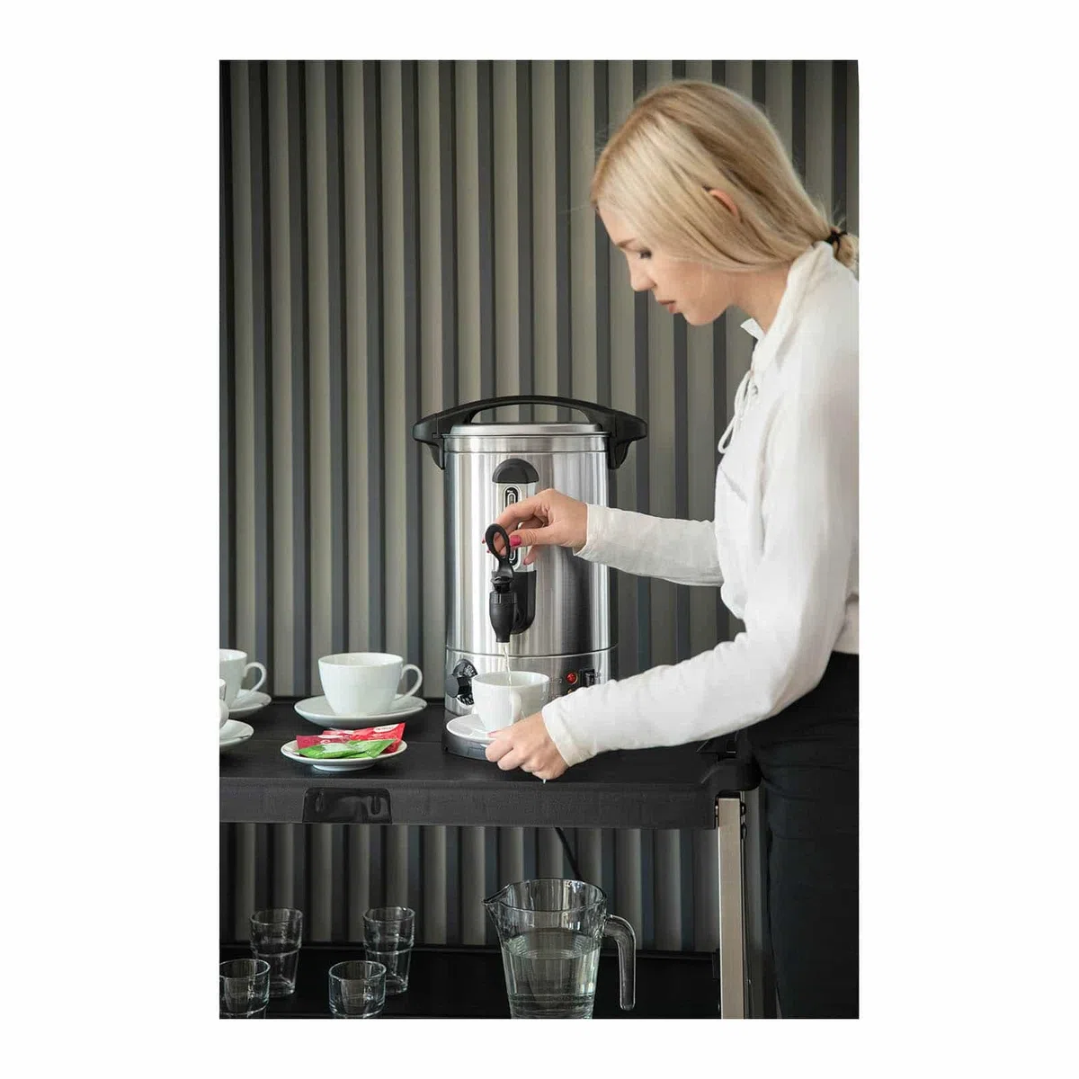 Royal Catering RC-WBDW6 Glühweinkocher 6,5 L doppelwandig 1500 W Edelstahl Heißgetränkeautomat Füllstandanzeige Teemaschine Glühweintopf Glühweinkessel Heißgetränkespender Wasserkocher