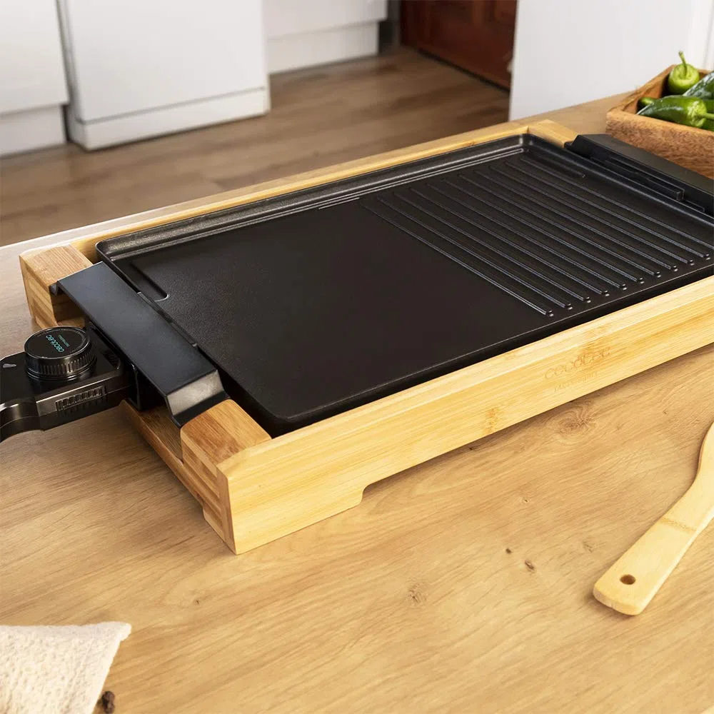 Cecotec elektrische Grill- und Kochplatte Tasty & Grill 2000 Bamboo, 2000 W, Bambusrahmen, einstellbarer Thermostat, gemischte Oberfläche, spülmaschinenfest