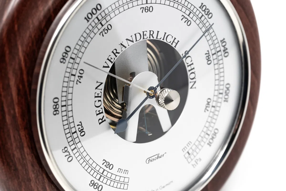 Fischer 1366RS-22 Barometer - 140 mm Druckmessgerät mit Echtholz-Gehäuse gebeizt mahagonifarben - Made in Germany