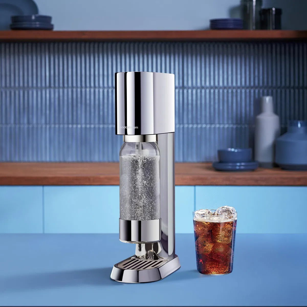 Sodastream ENSO Wassersprudler, Edelstahl Wassersprudler mit Quick Connect CO2-System, inkl. 1 CO2-Zylinder für bis zu 60L Sprudelwasser und 1 ENSO Sprudlerflasche, Sprudelwasser Maschine, Silber