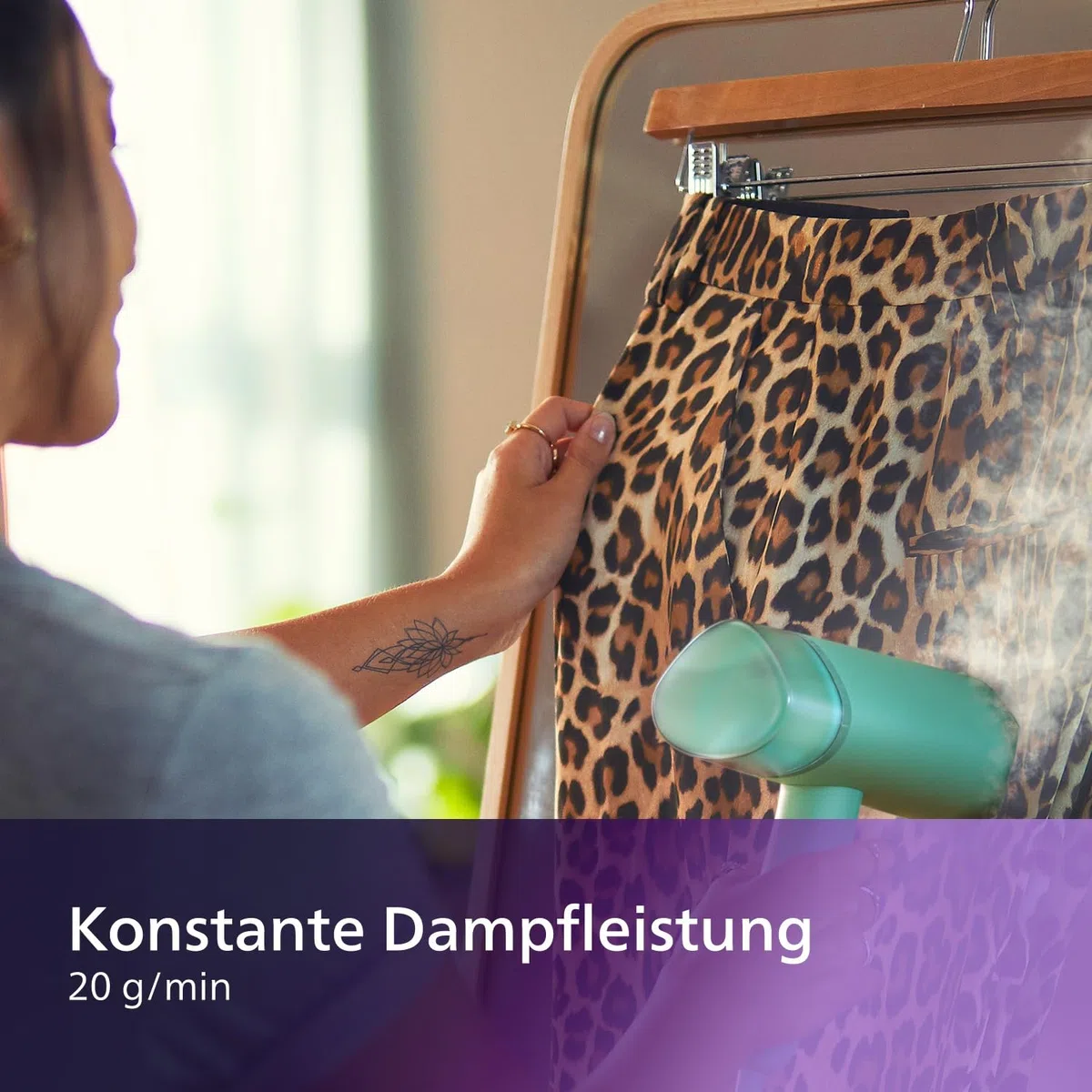 Philips 3000-Serie Tragbarer Dampfglätter - 1000 W, Kompakt und Faltbar, 100ml Wassertank konstante Dampfleistung 20 g/min, Kein Bügelbrett erforderlich, Grün (STH3010/70)