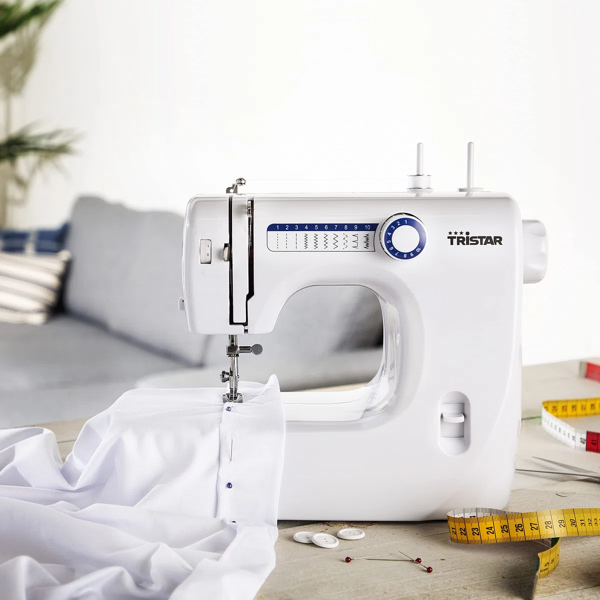 Tristar Nähmaschine, Einstiegsmodell für Anfänger, 10 Stichmuster, Freiarmfunktion, Doppelnadel, Einfaches Einfädeln, Leichtes Design, Nicht für dicke Stoffe, ab 12 Jahren, SM-6000