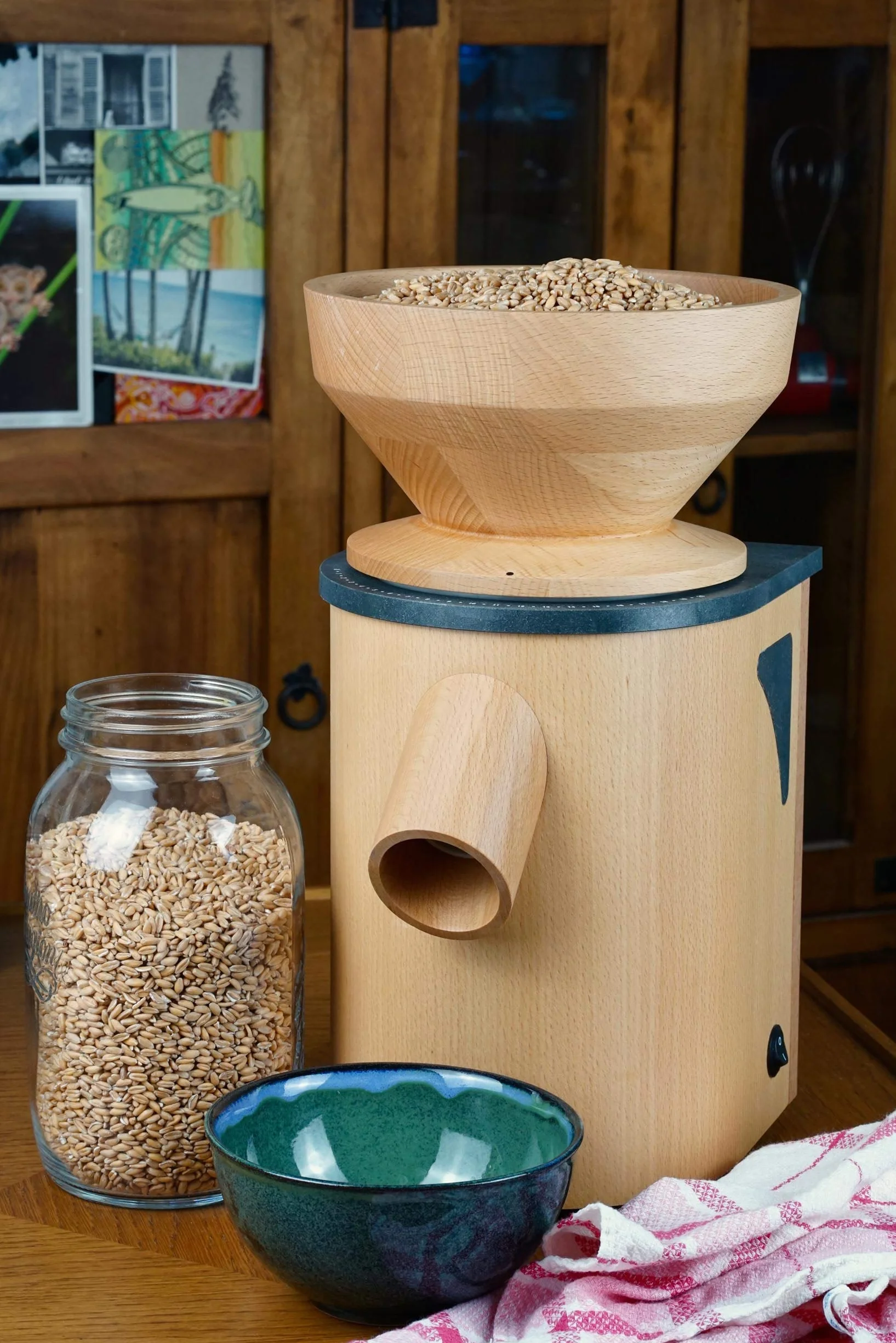 Getreidemühle Mockmill Professional 200 | frisches Mehl | Made in Germany