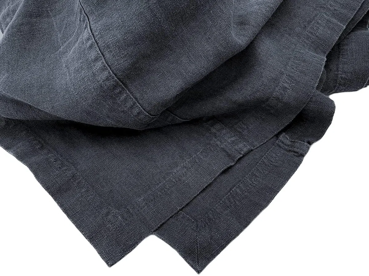 JOWOLLINA Bettüberwurf Tagesdecke Rasa aus 100% Leinen Stonewashed (Anthrazit, 250x275 cm)